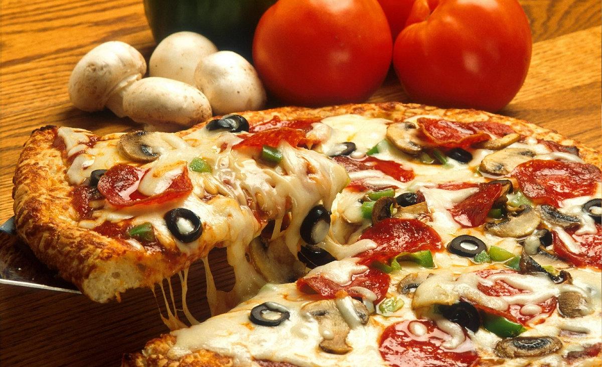 Družinske Pizze
