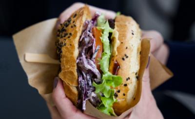 Veganski BBQ Cheeseburger