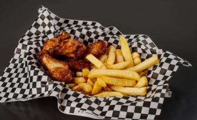 WINGS & THINGS