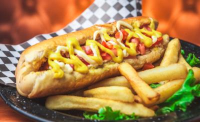 Hot-dogi in topli sendviči