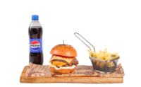 Triple cheese burger s pomfrijem in pepsi 0.5 l
