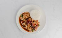 7P - WOK Chick, piščanec v sladki čili omaki z indijskimi oreščki