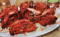 Tandoori chicken (cel piščanec)  + 2x meta chutney